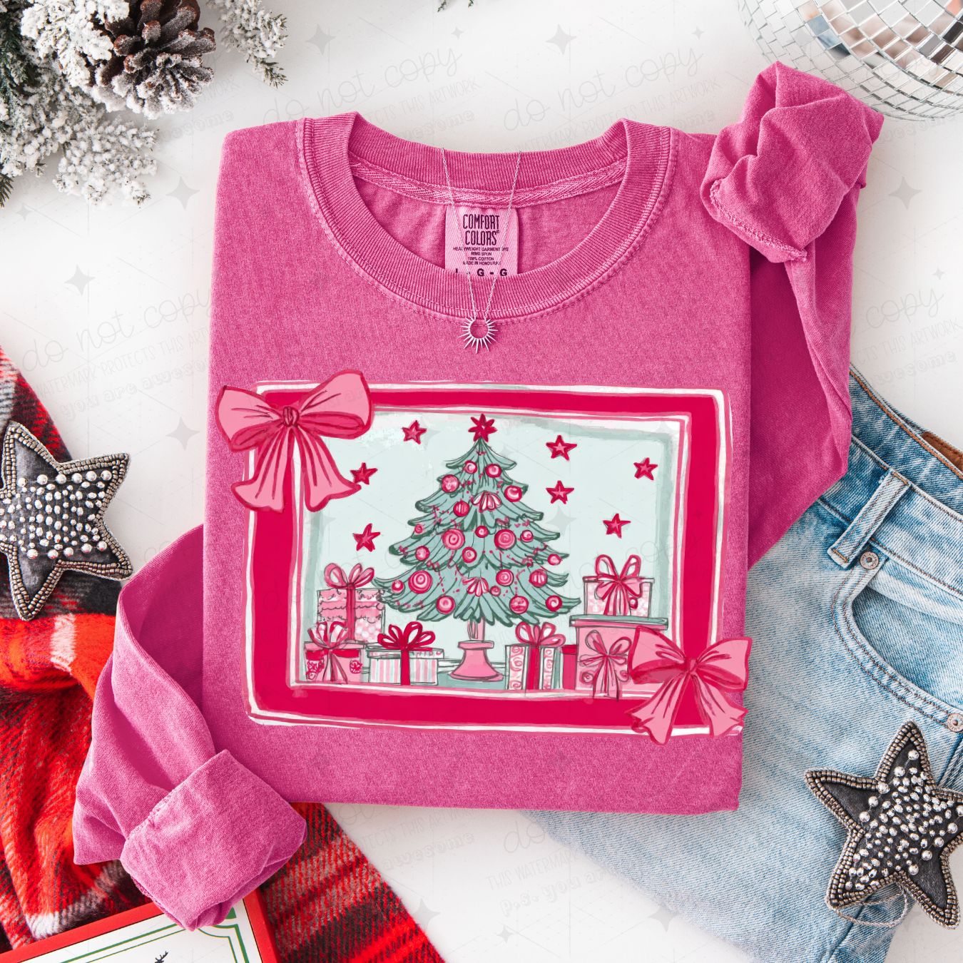 COQUETTE CHRISTMAS TREE AND GIFTS