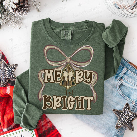 COQUETTE CAMO MERRY & BRIGHT WITH CHRISTMAS TREE